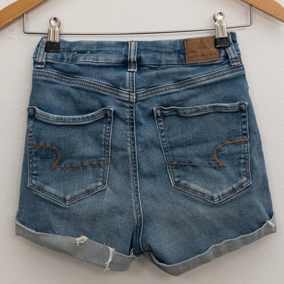 American Eagle High Rise Distressed Denim Shorts Women’s 2 NE(X)T Stretch - Picture 2 of 4